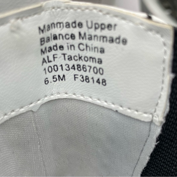 ALFANI Women's Tackoma Lug soles pullover Booties in white faux leather size 6.5 - Picture 6 of 8